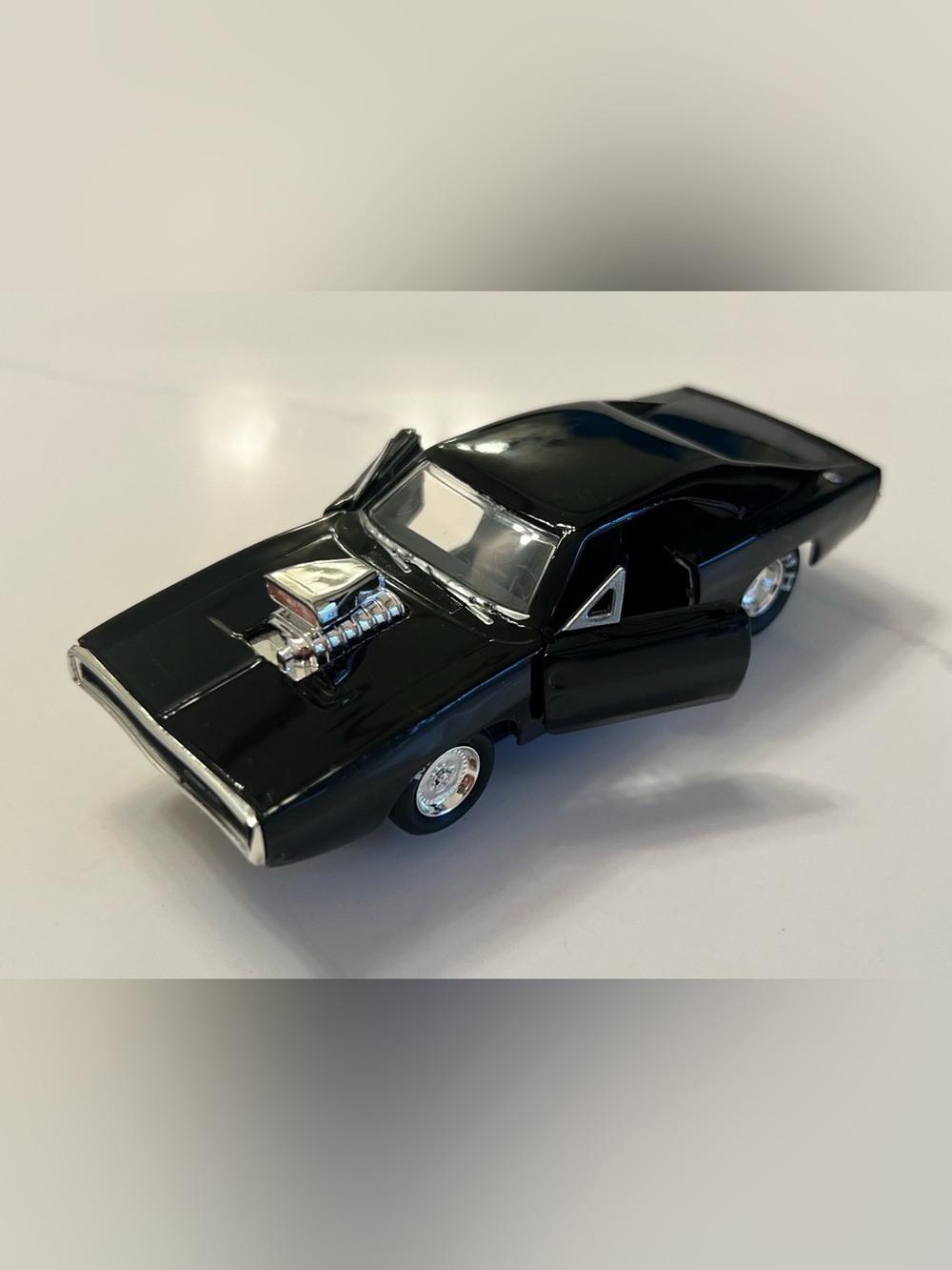 1970 Dodge Charger R/T in a 1:24 scale